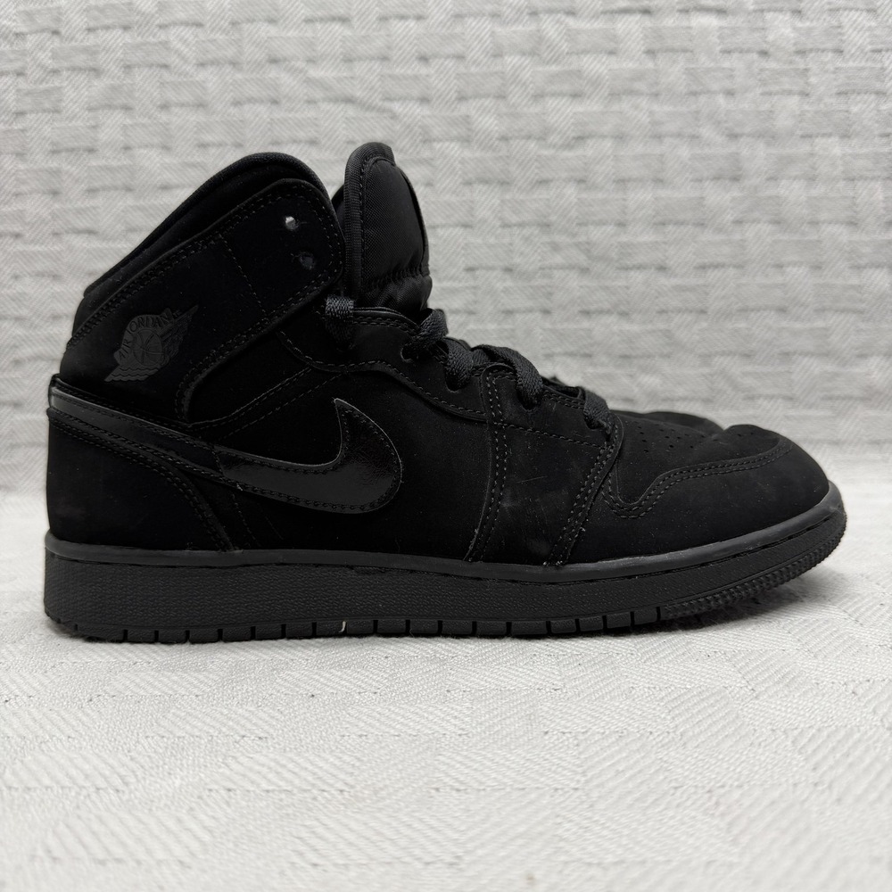Nike Air‎ Jordan 1 Mid GS Triple Black Youth Size 7y 554725-056